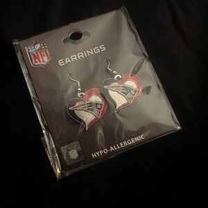 New England PATRIOTS NFL Swirl Heart Dangle LOGO Earrings
